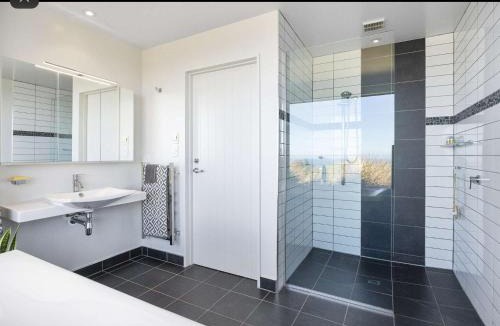 St. Clair Bed & Breakfast | Oceanview Haven B&B