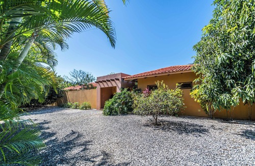 Samara Villa | Oceanview mountaintop 5-bedroom villa in Samara. Perfect for groups & families!
