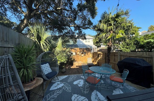 Old Village House | Old Mt Pleasant Oasis, 5 Min to Sullivans Island