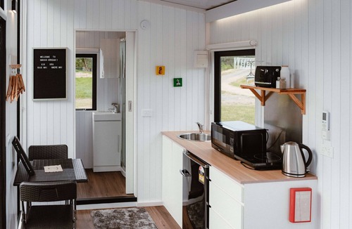 Kennedy Bay House | Omoho Stream X by Tiny Away