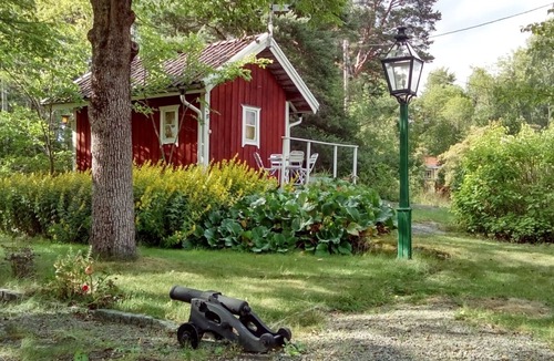 Norrkoping O House | On a waterfront property with its own jetty