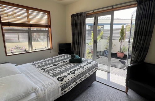 Dunedin City Centre Hostel | On Top Apartments & Hostel Backpackers