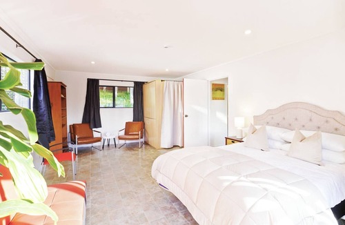 Waitoki Apartment | One Bedroom Unitfarm Stay Getaway in Waitoki
