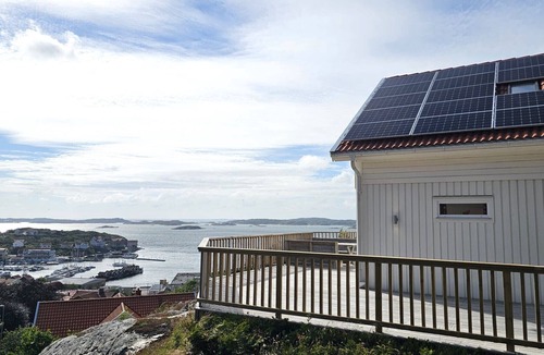 Ellos House | Panoramic view on Ellös top with 500m to sea | SE09125