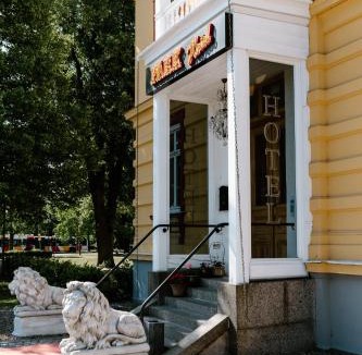 Linkoping Hotel | Park Hotel Linköping Fawlty Towers