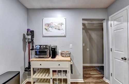 Alpharetta House | "Peachtree Haven", Single story duplex. Dine in downtown Alpharetta/shop Avalon