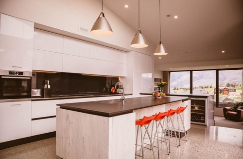 Jacks Point House | Pendeen Point