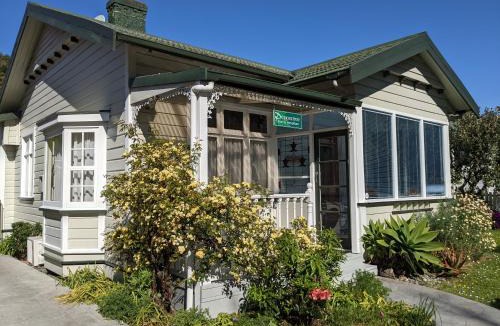 Nelson Bed & Breakfast | Peppertree Bed & Breakfast