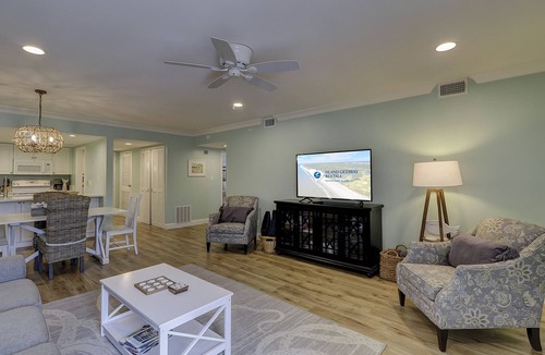 Harbour Town Villa | Pet friendly centrally located villa in Sea Pines!