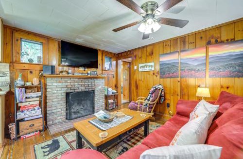 Maggie Valley House | Pet-Friendly Creekside Cabin w/Pool Access!