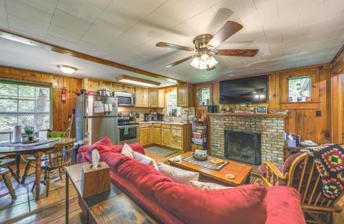 Maggie Valley House | Pet-Friendly Creekside Cabin w/Pool Access!