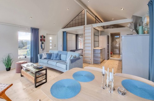 Uddevalla House | Pet friendly home in Uddevalla with lake view