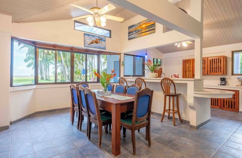 Parrita House | Playa Bandera Beachfront Villa – Pool, Private, Sunsets, Sleeps 10