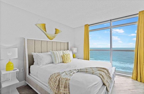 Downtown Myrtle Beach House | Playa Castillo by Casanita - Lux Oceanfront 3BR Suite