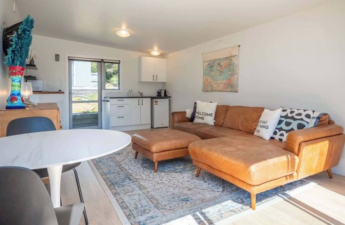 Pohara Cabin | Pohara's Beachside Gem