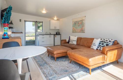 Pohara House | Pohara's Beachside Gem