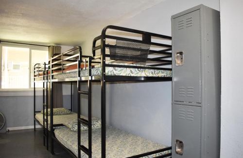 Waikiki Hostel | Polynesian Hostel Beach Club