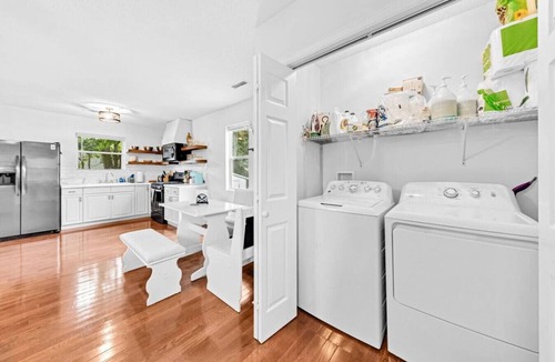 West Ashley House | Private Backyard With Fire Pit, 15 Min to Downtown