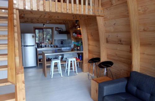 Raglan Ski Chalet | Private cozy timber chalet with fireplace