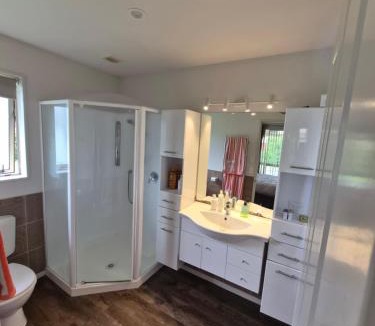Rolleston House | Private Ensuite Room