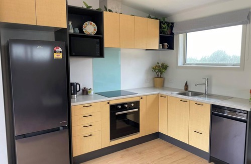 Timaru Apartment | Private, peaceful, spacious accommodation for two 10 minutes from central Timaru