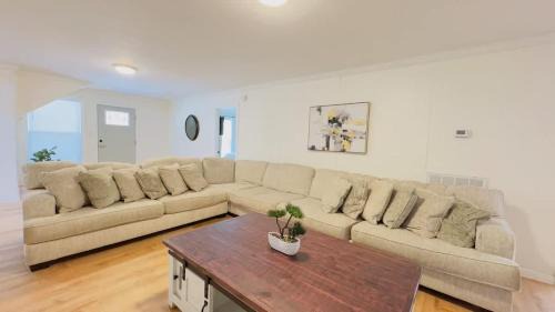 Garden City House | Private Villa for Family and group getaway + pool
