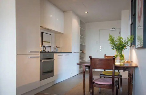 Newton Apartment | Quiet & Relaxing Central Apartment in Eden Terrace