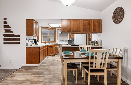 Meridian House | Quiet, super clean, comfortable home on the 11th Tee of a public golf course.