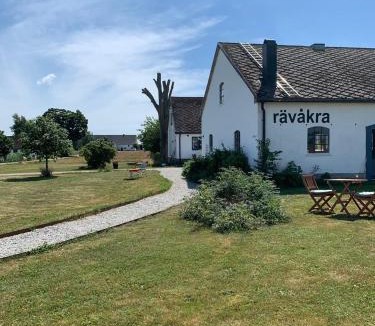 Hammenhog Bed & Breakfast | Rävåkra Bed & Breakfast
