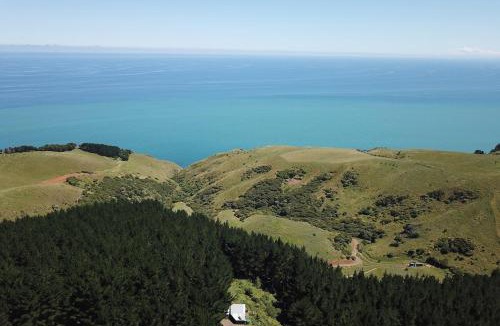 Raglan House | Raglan LoveNest -Romantic escape with outdoor bath