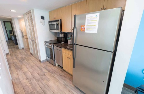 Downtown Myrtle Beach Condo | Remodeled 5th Floor Condo All Tile Near Boardwalk!