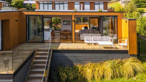 Akaroa House | Renard Retreat