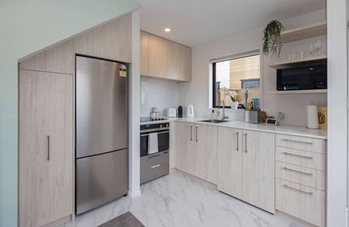 Lower Hutt Apartment | Retreat at Biddle Crescent