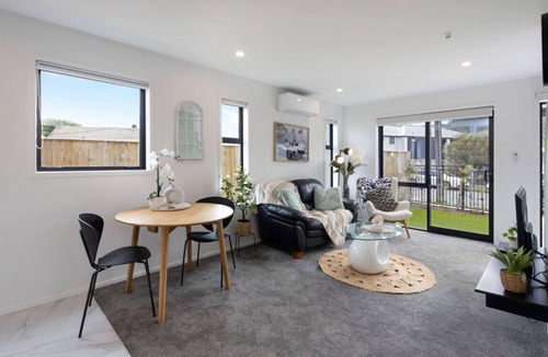 Lower Hutt Apartment | Retreat at Biddle Crescent