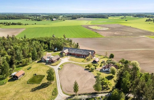 Linghem Ski Chalet | Retro accommodation in the countryside