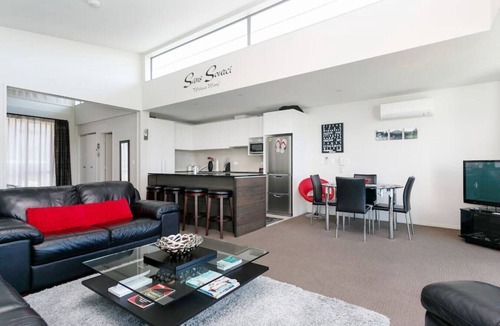 Nukuhau Apartment | Riverfront Apartment - spacious, modern & warm apartment, with beautiful river views