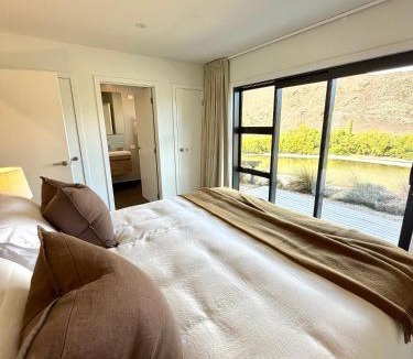 Alexandra House | Rivers Retreat - Central Alexandra - Central Otago