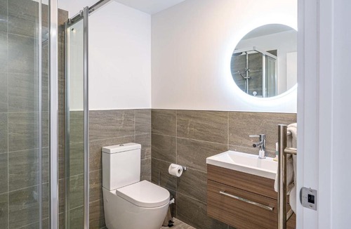 Albert Town House | Riverside Lodge - Two Bedroom Townhouse