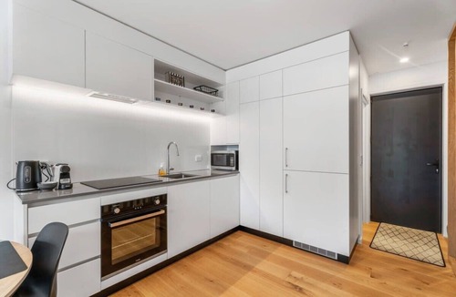 Albert Town Apartment | Riverside Terrace
