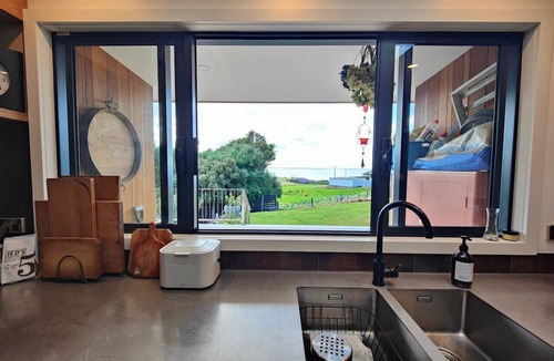 Riverton House | Riverton Ocean View Oasis