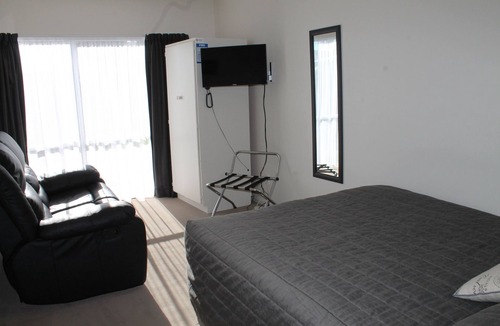 Whanganui Hotel | Riverview Motel