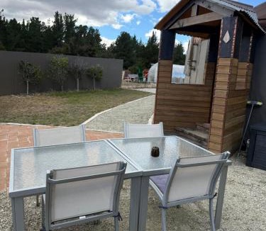 Tarras Apartment | Riverview Yurt
