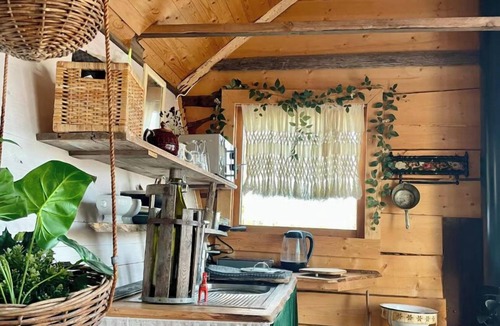 Stjarnsund Cabin | Romantic Cabin right on the lake with fire place