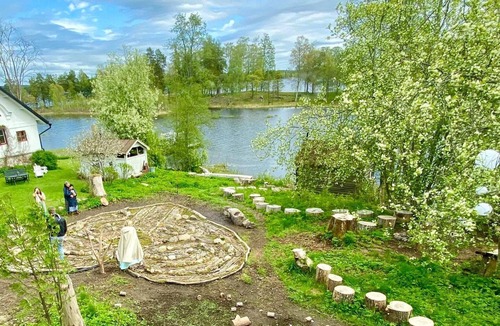 Stjarnsund House | Romantic Spa Villa With Fireplace by the Lake