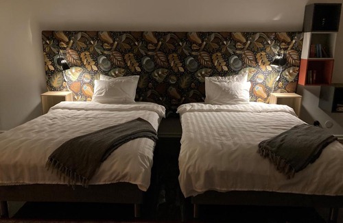 Flyinge Apartment | Roslövs gård B&B