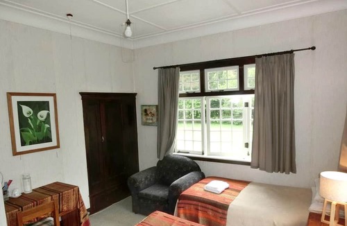 Cambridge Cabin | Rustic Getaway on a Farm with Breakfast Included in Cambridge, North Island