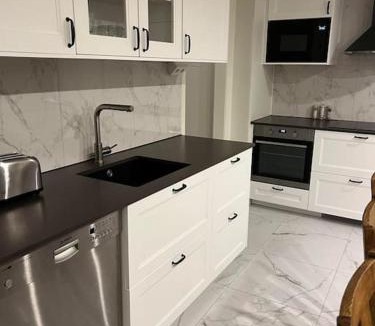 Centrum Apartment | Rymlig 100 m2 lägenhet i centrala Borås-Salängen