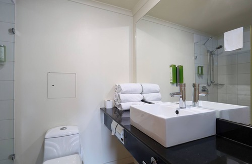 Stoke Hotel | Saxton Lodge