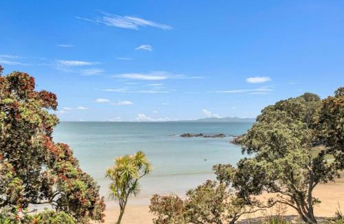 Coopers Beach House | Seas The Day - Beachfront On Coopers