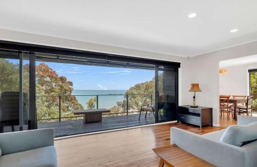 Coopers Beach House | Seas The Day - Beachfront On Coopers